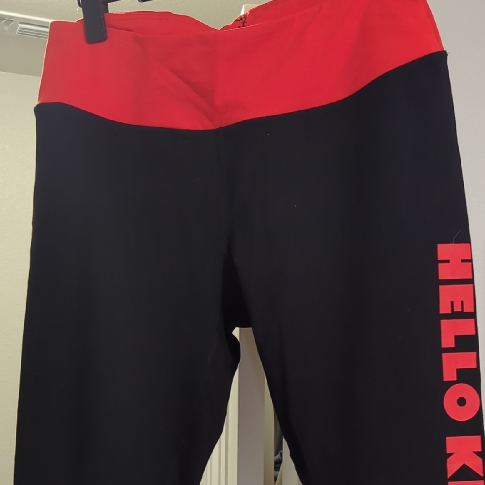 Hello Kitty Women's Workout Leggings in Black and Red
